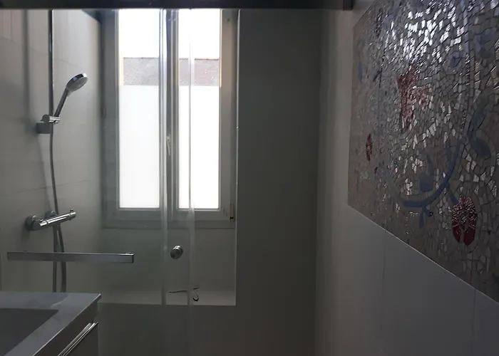 Quartier De La Madeleine אנז'ה